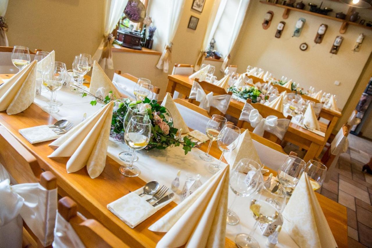 Penzion Restaurace U Helferu Libuň Εξωτερικό φωτογραφία